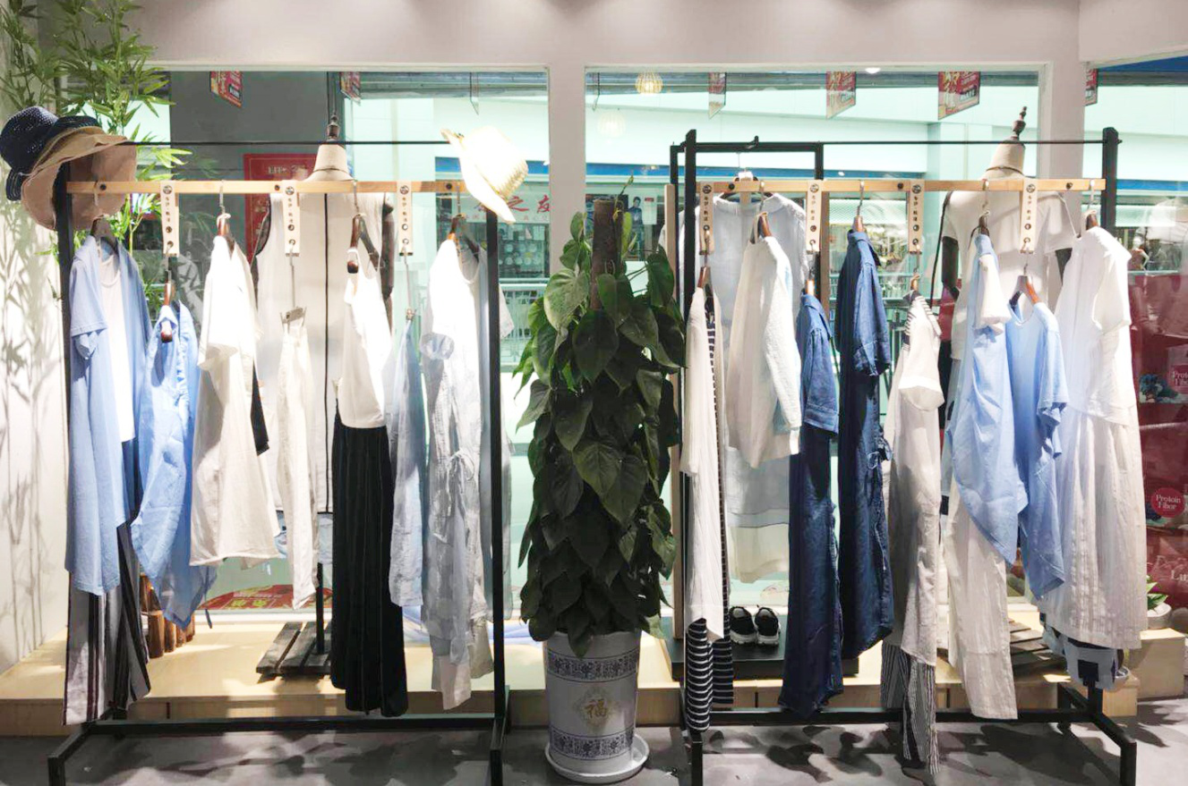 商場實(shí)體店鋪展示